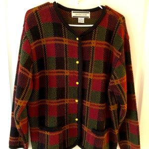 Crystal-Kobe jacket. Size L. Acrylic. Red/black/green plaid. 2patch pockets.